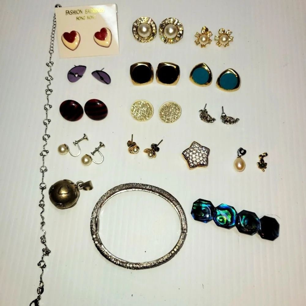 ❤️ 3 for $35 Lot of vintage jewellery earrings  cubic stone bracelet pendant